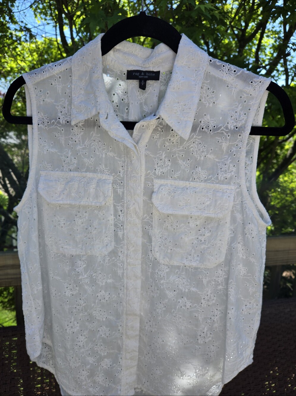 rag & bone April Eyelet Sleeveless Button-Front Shirt - S
